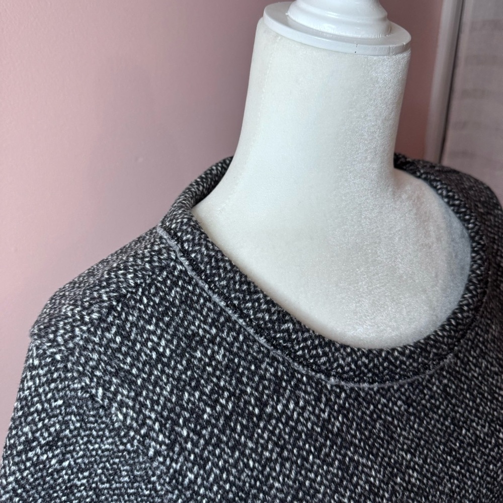 Gap Thick Herringbone Designed & Crafted Long Sle… - image 4